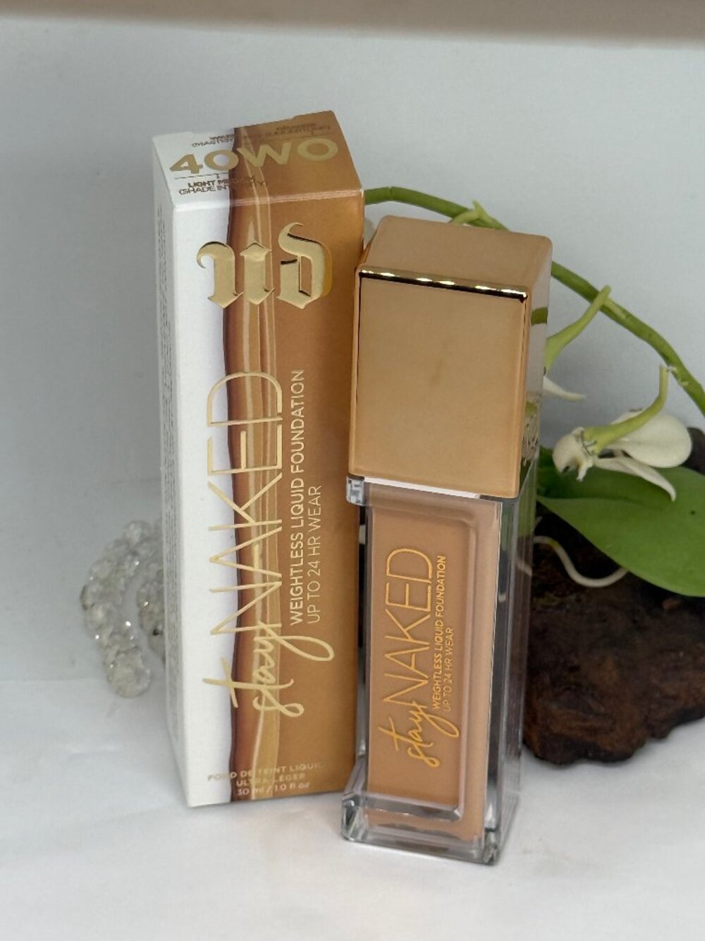 Urban Decay Stay Naked Weightless Liquid Foundation - 40WO - 1 fl oz -New in Box